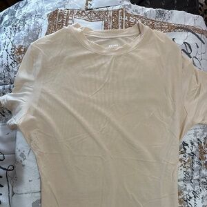 SKIMS Fits everybody’s Shirt